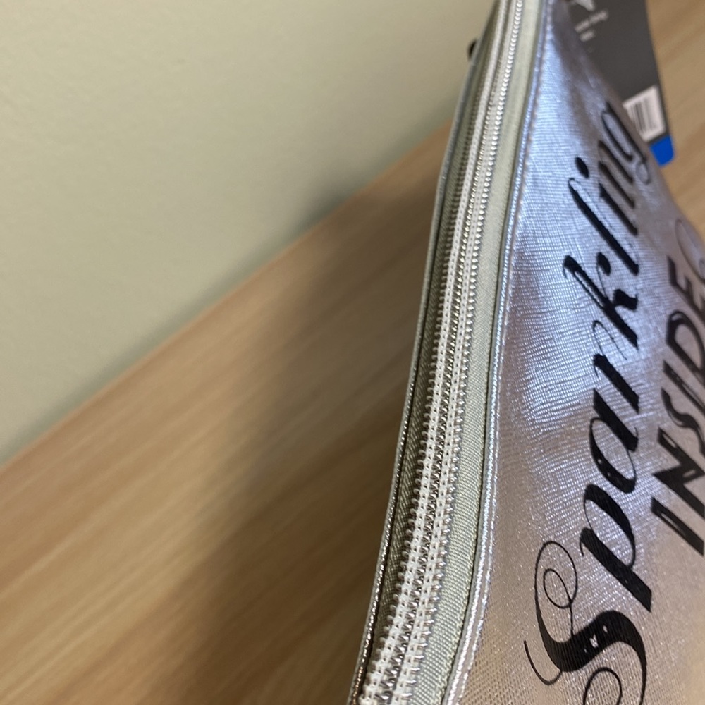 Beauty Bag - Picture 2 of 7